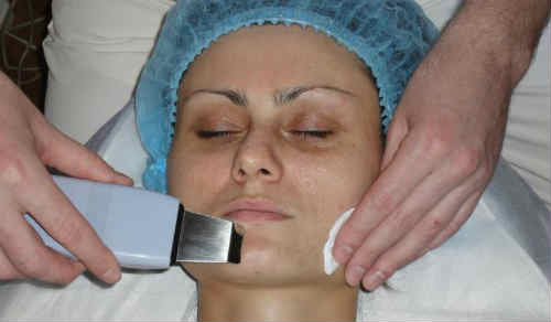 косметическая процедура очищения кожи лица